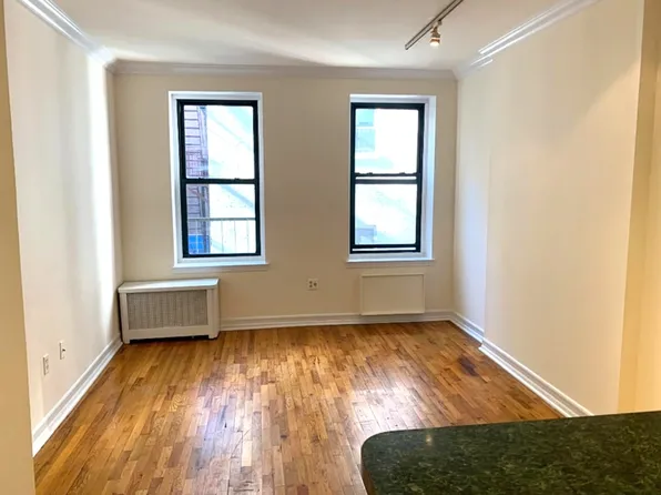 908 Amsterdam Avenue image 1 of 4