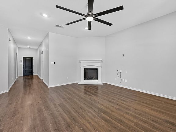 4th image of 108 Lakeview Cir