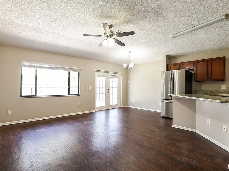 534 S Sundance Dr — Photo 3