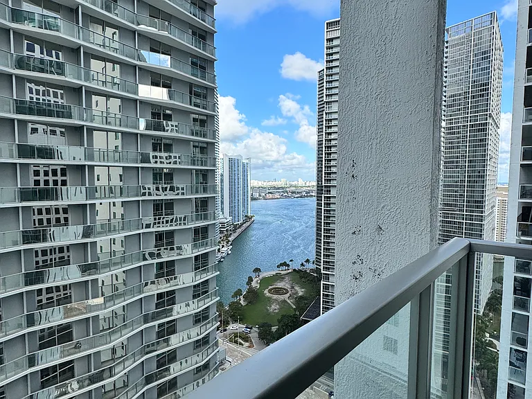 55 SE 6th St #3107 — Photo 15