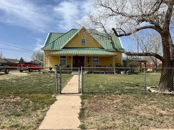 2801 Fresno St, Plainview, TX 79072