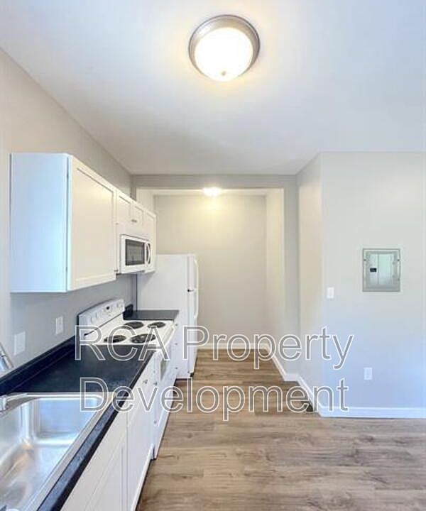 1st image of 3519 Balsam Ave Unit 3