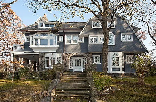 90 Rockland Ave photo 1