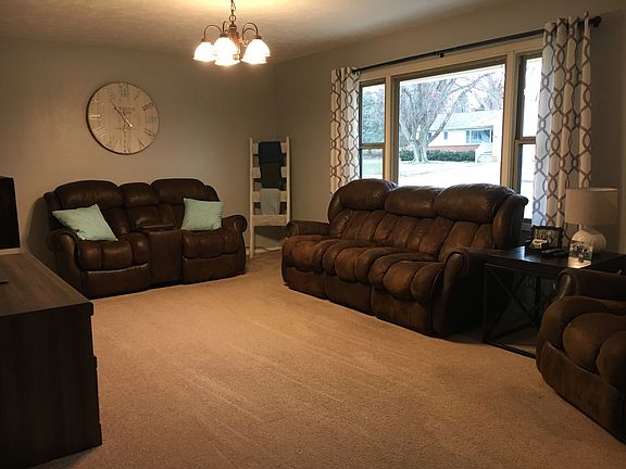 4th image of 1111 Lawndale Dr