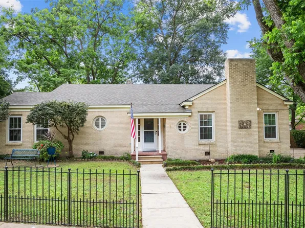 419 E Bell Ave, Crockett, TX 75835