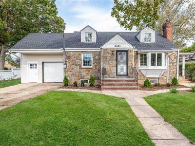 2451 3rd Ave, East Meadow, NY, 11554