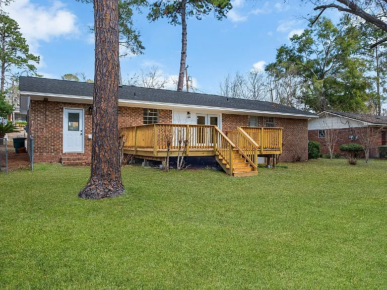 1369 Nancy Dr — Photo 33
