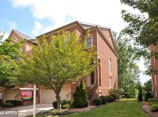 9199 Point Replete Dr, Fort Belvoir, VA 22060