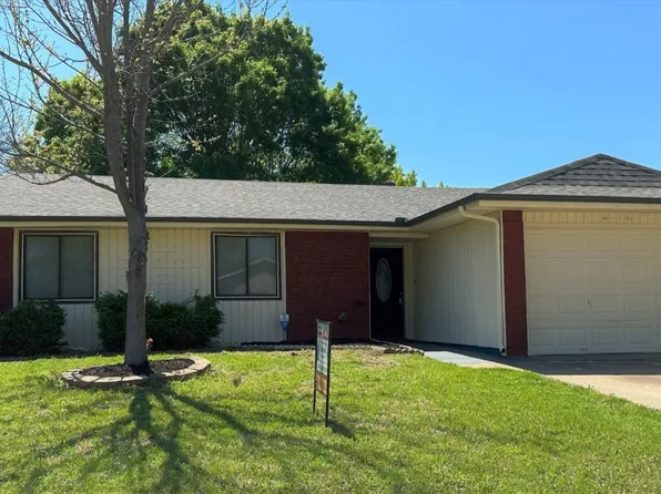 1204 Brook Hill Ln, Arlington, TX 76014