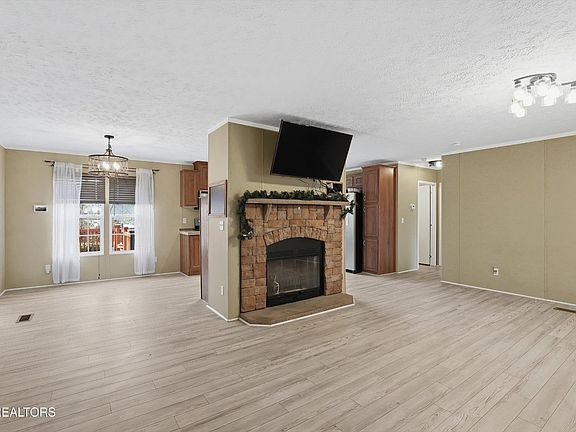 5th image of 6409 Bob Varner Rd