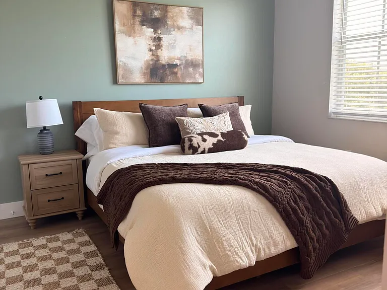 2060 Greenview Shores Blvd — Photo 8