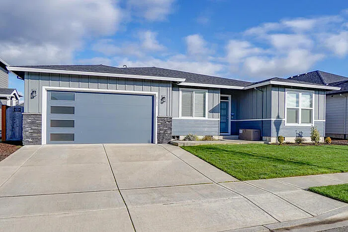 3 bed, 2.0 bath, 1501 sqft, $2,895 — Photo 3