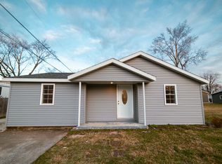 1122 Camelot Ct, Mitchell, IN 47446