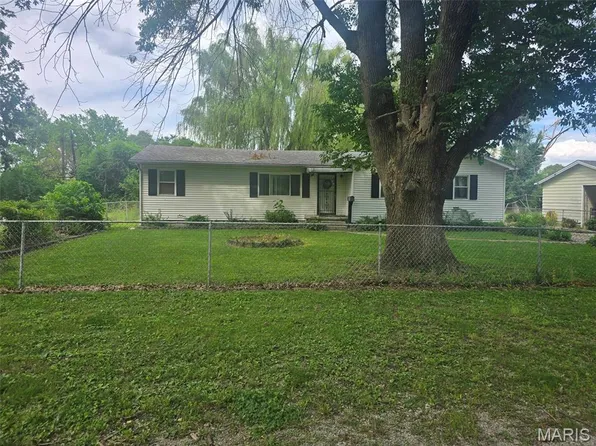 5223 Gay Ave, Centreville, IL 62207