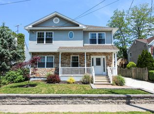 90 Applegate St, Red Bank, NJ 07701