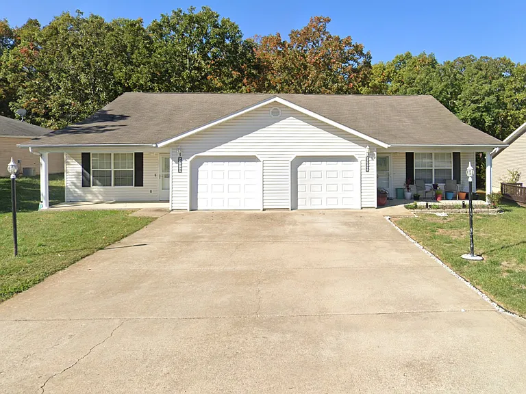 22585 Hollow Oak Ln — Photo 2