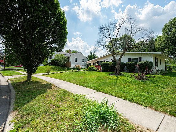 3rd image of 3891 Jerome Ct