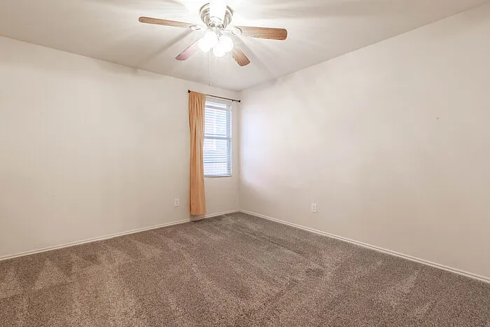 2405 Spruce Ct — Photo 7