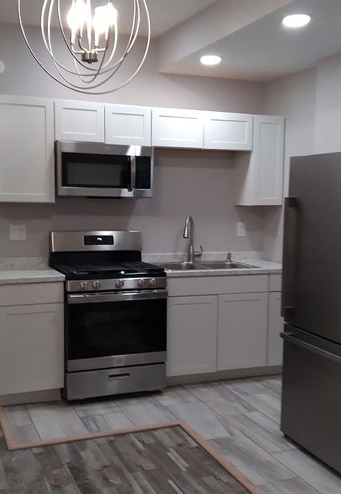 2nd image of 605-607 Holly Hills Ave