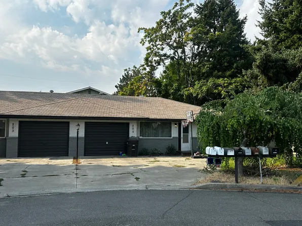 203 & 205 N 67th Pl #205, Yakima, WA 98908