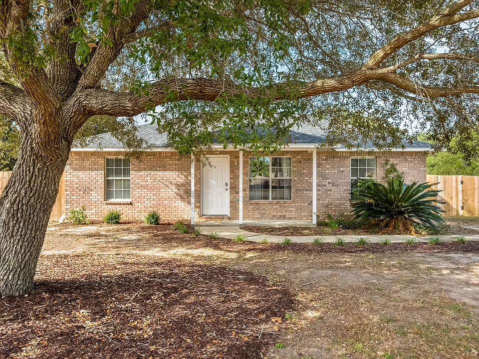 1705 Oak Dr
