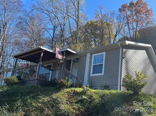 415 Rovingwood Dr, Waynesville, NC 28786