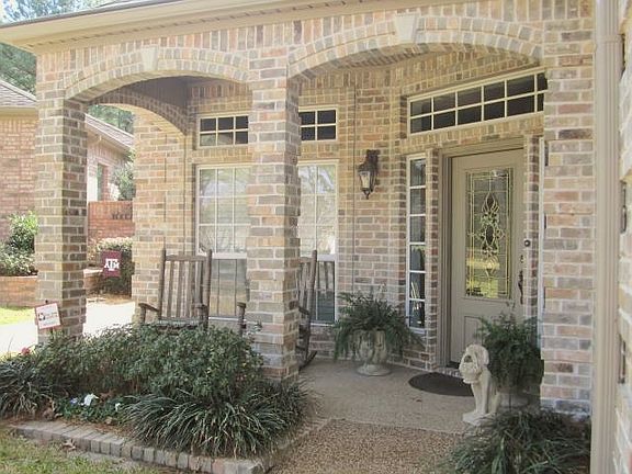 2nd image of 1137 Garden Park Cir