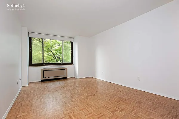 Rented by Sotheby's International Realty | media 11