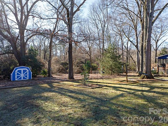 4th image of 1823 Amherst Ct
