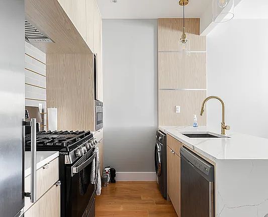 3rd image of 882 New York Ave #3R