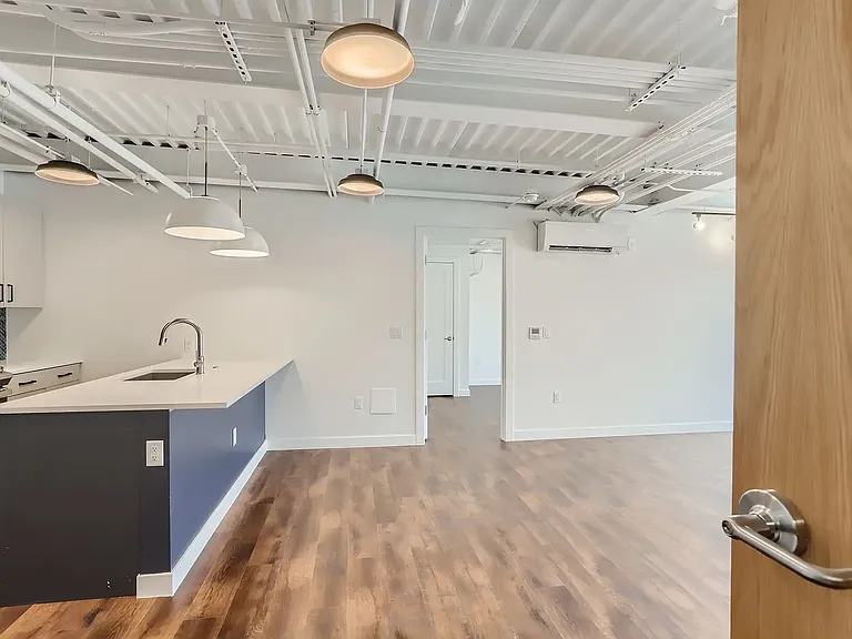 1102 Pearl St #302 — Photo 14