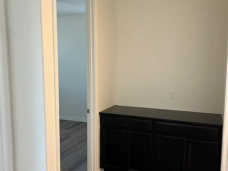 2901 E Iris Dr — Photo 52