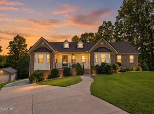 430 Bluff Trce, Jacksboro, TN 37757