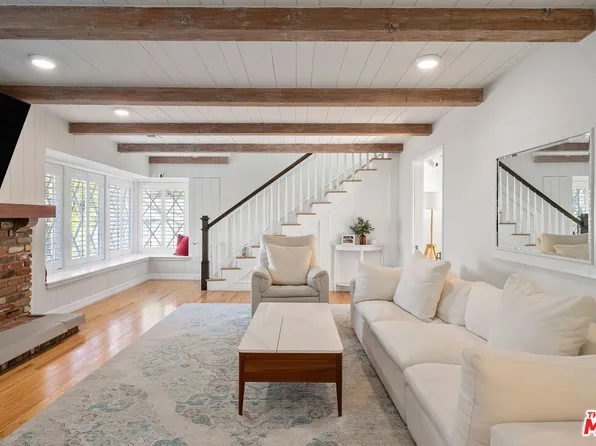 3734 Loadstone Dr, Sherman Oaks, CA 91403