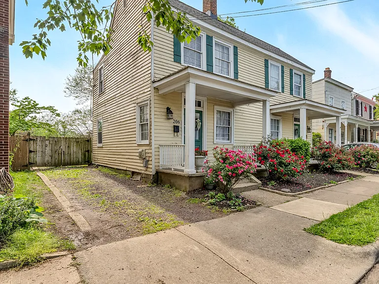 206 Princess Anne St — Photo 35