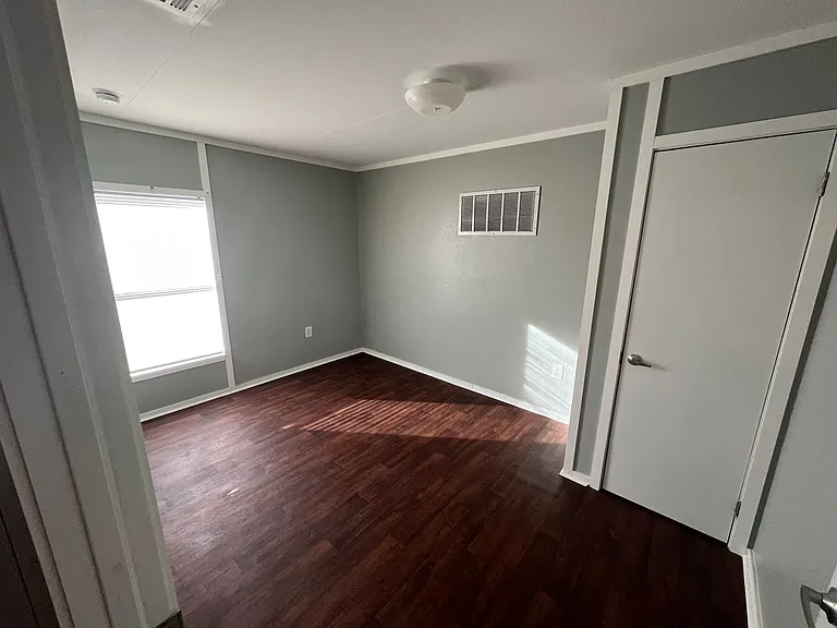 1924 Lake Crest Ln — Photo 20