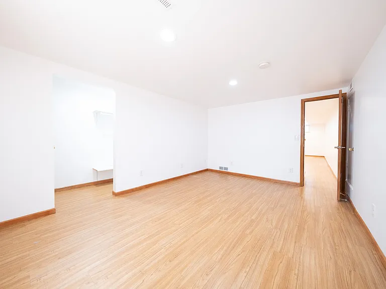 10130 Fremont Ave S — Photo 26