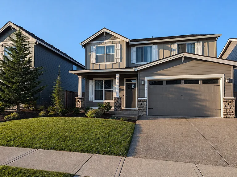 1530 NE 37th Ave — Photo 1