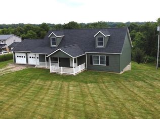 5520 Airwood Dr, Zanesville, OH 43701