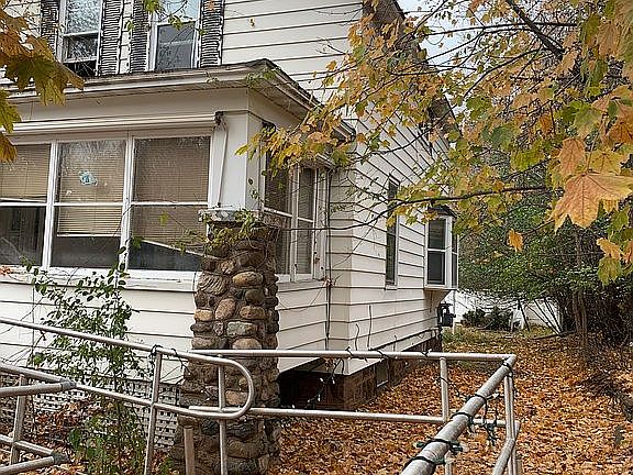 2nd image of 710 E D St