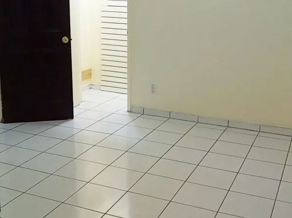 10430 NW 35th Pl, Miami, FL 33147