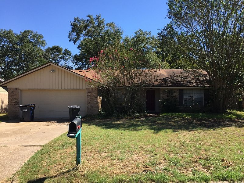 1st image of 2901 Adrienne Dr