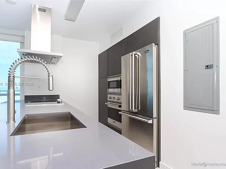 9821 E Bay Harbor Dr #706 — Photo 4