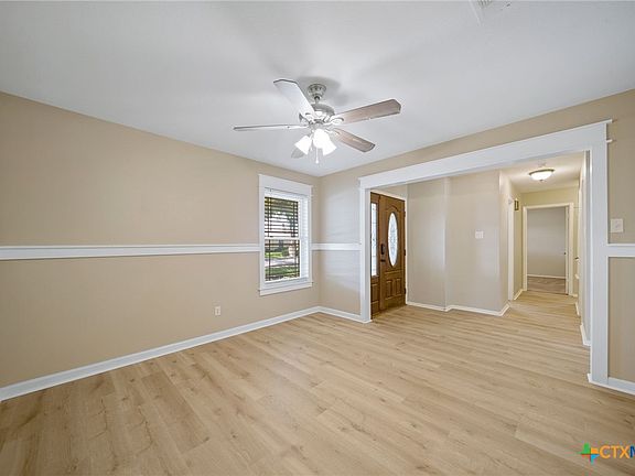 4th image of 410 W Tanglewood Dr