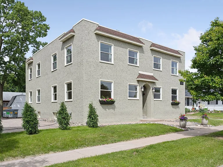 613 Wayzata Blvd E — Photo 31