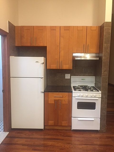 1st image of 290 15th St APT 1F