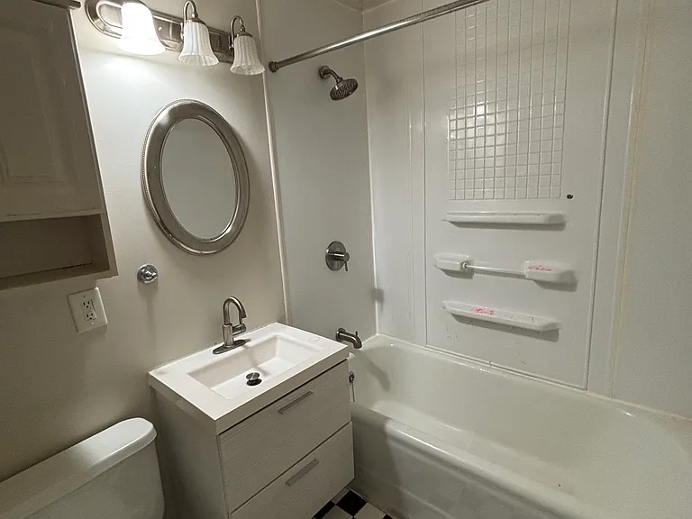 1323 S Louisville Ave — Photo 5