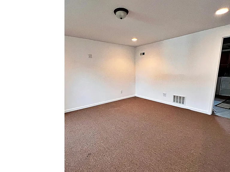 252 Vincent Cir — Photo 14