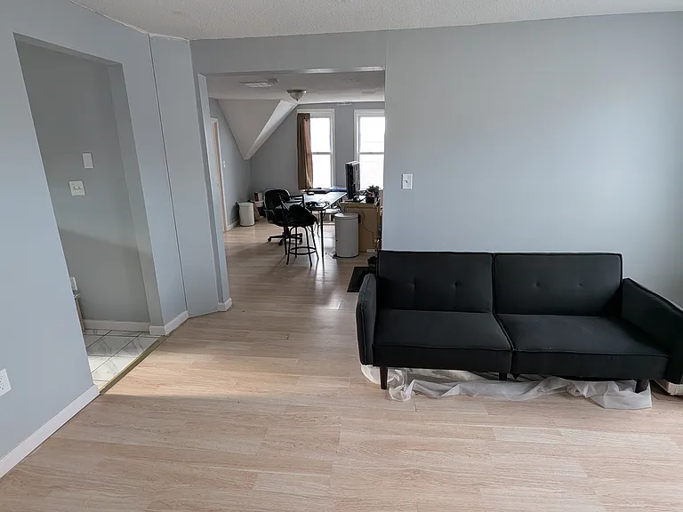 152 E Farm St #3 — Photo 4