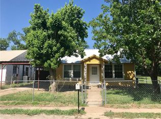 103 S Williams Dr, Comanche, TX 76442